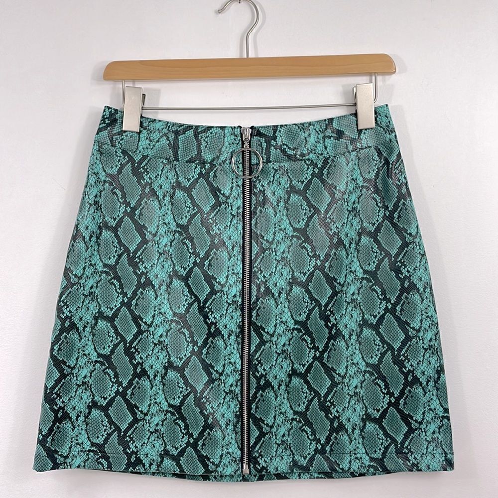 Tiger Mist | faux leather,snake skin,mini skirt, M, green/ black, front …